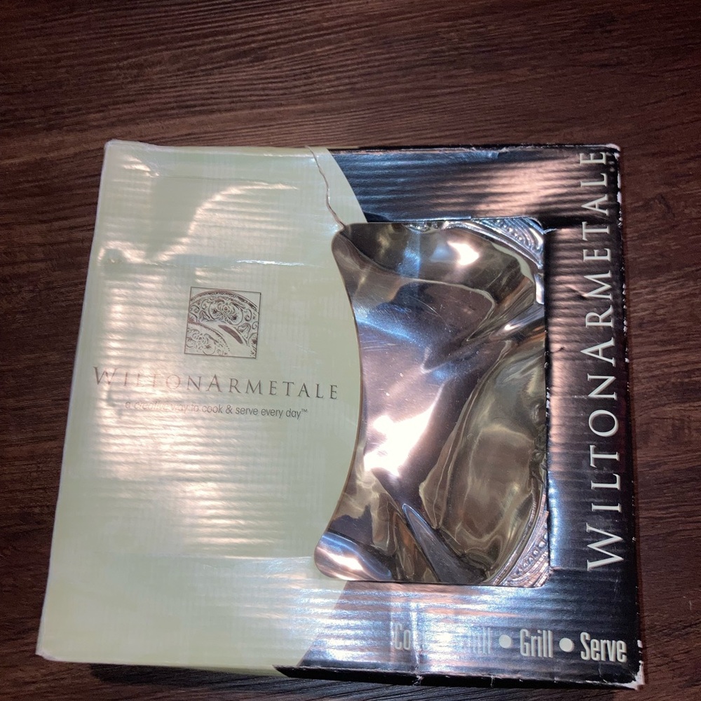 Wilton Armetale Silver Serving Dish
